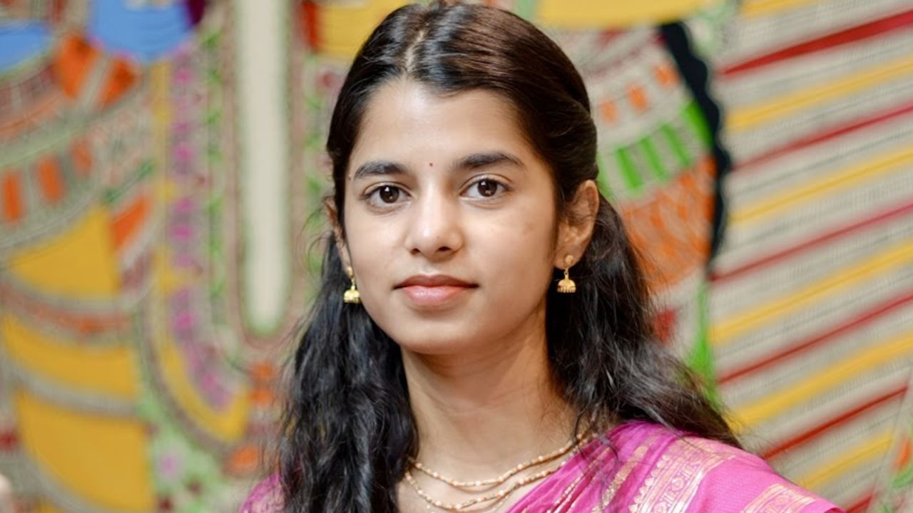 बिहार की उभरती नेता की संपत्ति जानकर रह जायेगे दंग  , जानिए मैथिली ठाकुर की सालाना आय