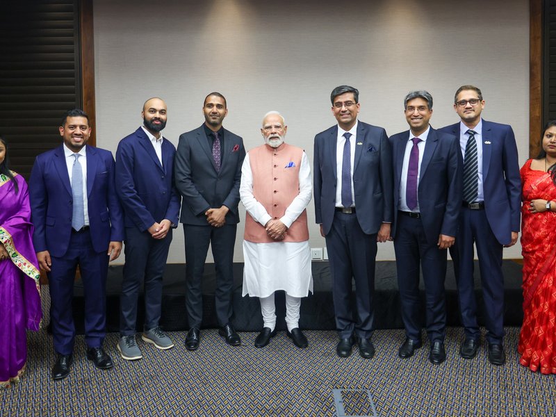 PM Modi ने दक्षिण अफ्रीका में भारतीय मूल के टेक उद्यमियों से मुलाकात कर नवाचार, डिजिटल सहयोग और वैश्विक टेक साझेदारी पर चर्चा की