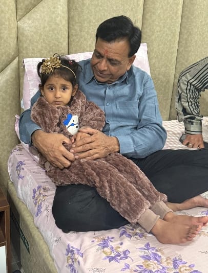इंदौर की झानवी सोनी ने 2 मिनट 40 सेकंड में हनुमान चालीसा पढ़कर बनाए दो वर्ल्ड रिकॉर्ड, उपमुख्यमंत्री देवड़ा ने सराहा