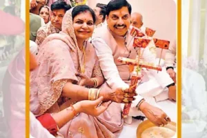 MP News CM Mohan yadav with Wife