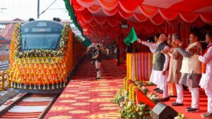 PM Modi Vande Bharat Trains 1762580387053