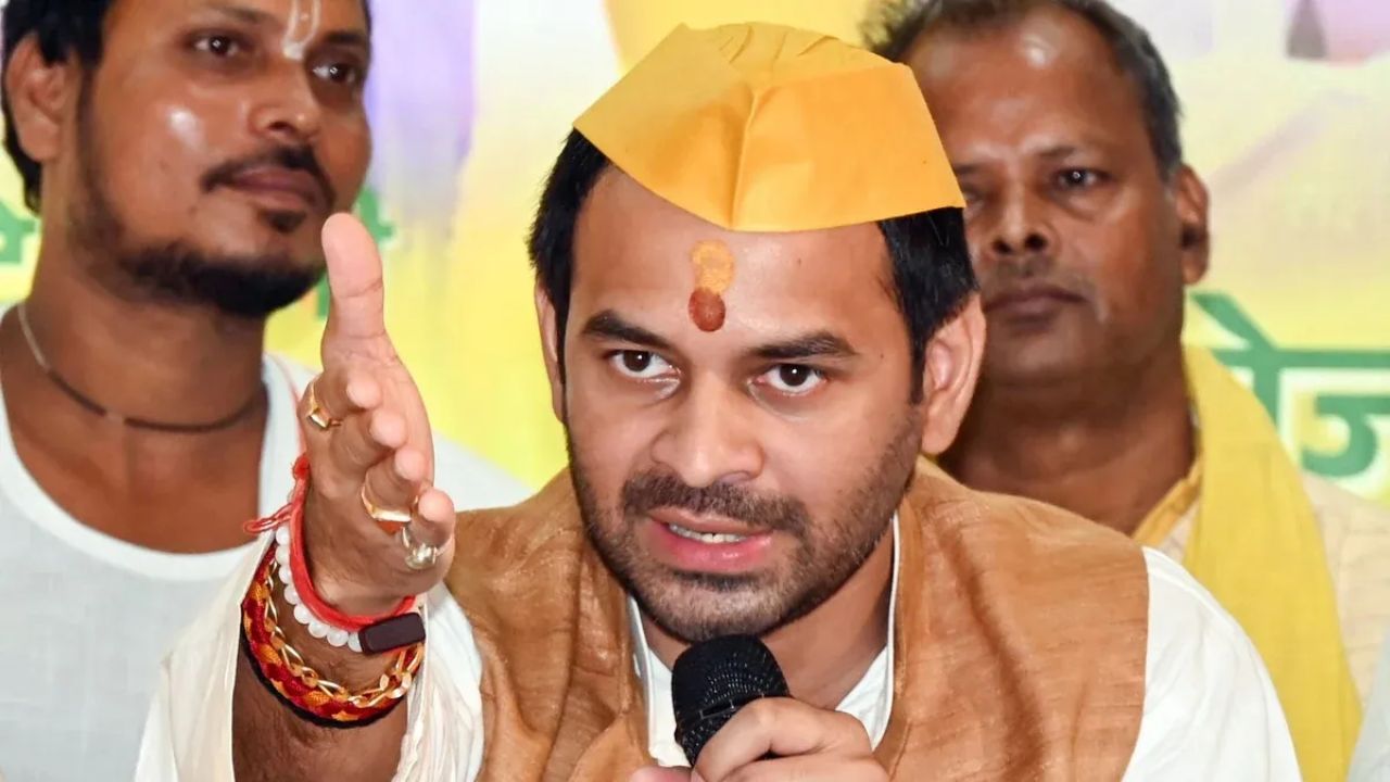 एग्जिट पोल के नतीजों को लेके बढ़के तेज प्रताप यादव बोले – जश्न नहीं, काम की तैयारी कर रहे हैं