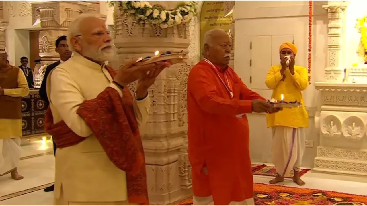 अयोध्या पहुंचे PM मोदी, राम मंदिर के शिखर पर धर्मध्वज फहराने का शुभ अवसर आज