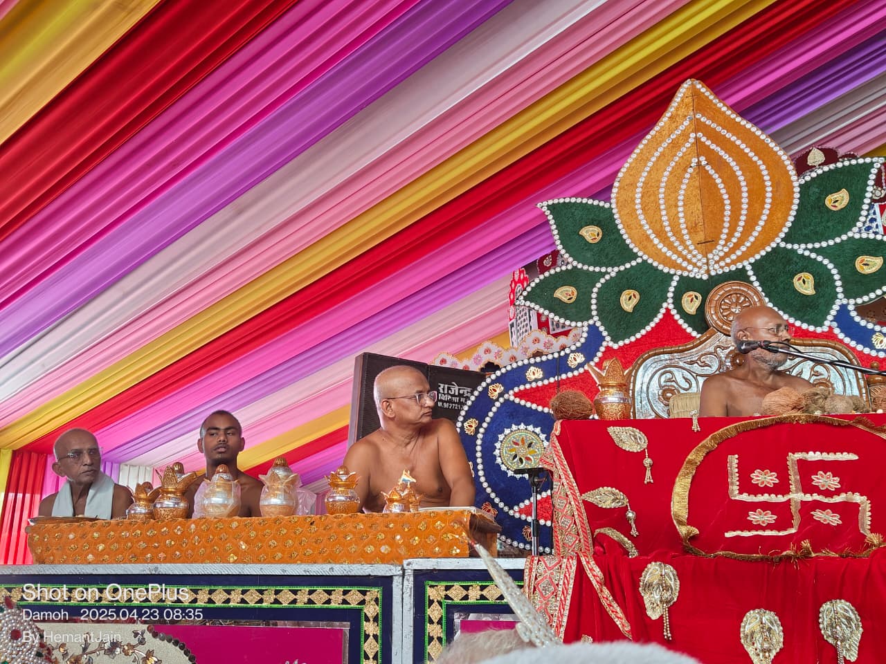उदार सागर जनकल्याण तीर्थ बड़ागांव में मज्जिनेन्द्र पंचकल्याणक प्रतिष्ठा, गर्भ कल्याणक महोत्सव में आचार्य उदार सागर महाराज संग हजारों भक्त