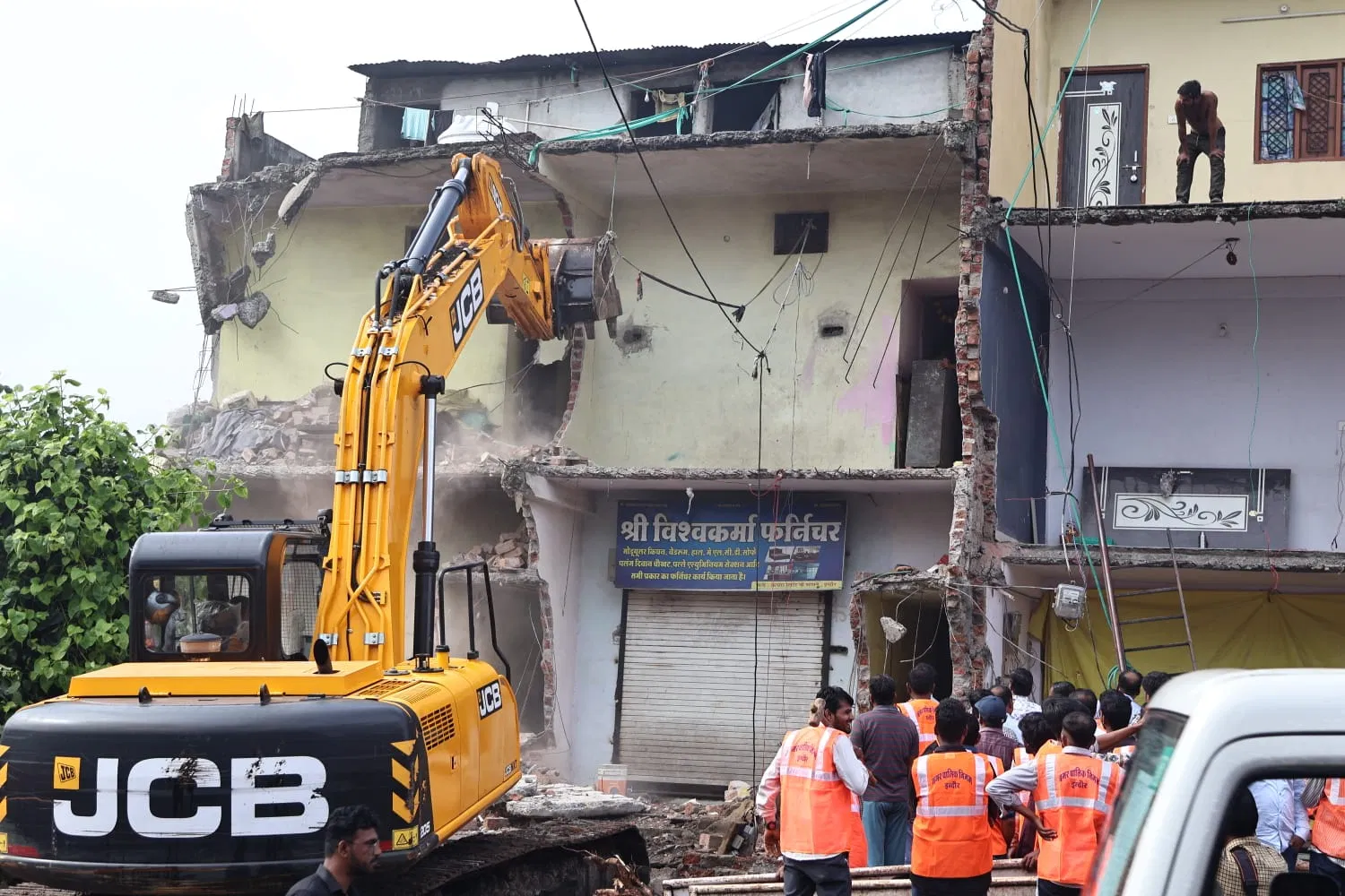 “इंदौर मेट्रो: मल्हारगंज अंडरग्राउंड स्टेशन निर्माण विरोध, 42 मकान तोड़े जाएंगे, 150 परिवार विस्थापित, स्थानीय प्रदर्शन जारी”