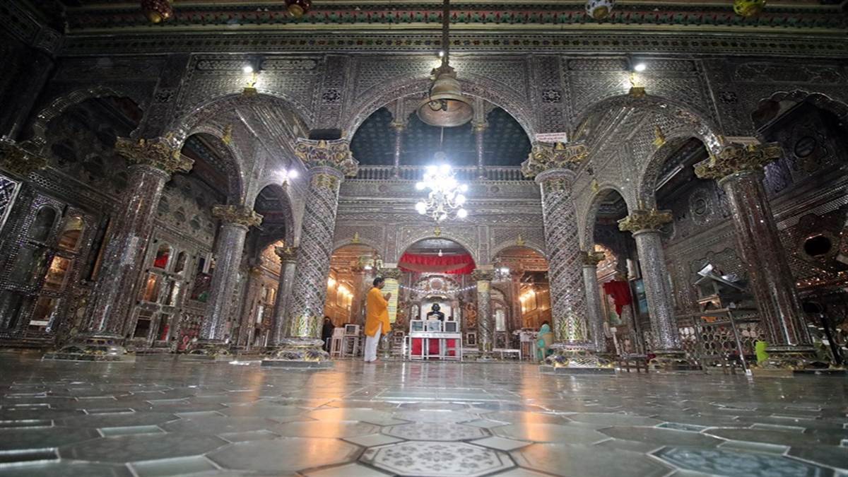 MP Tourism: इंदौर का कांच मंदिर – जयपुर और ईरान के कारीगरों की महीन कारीगरी का नमूना