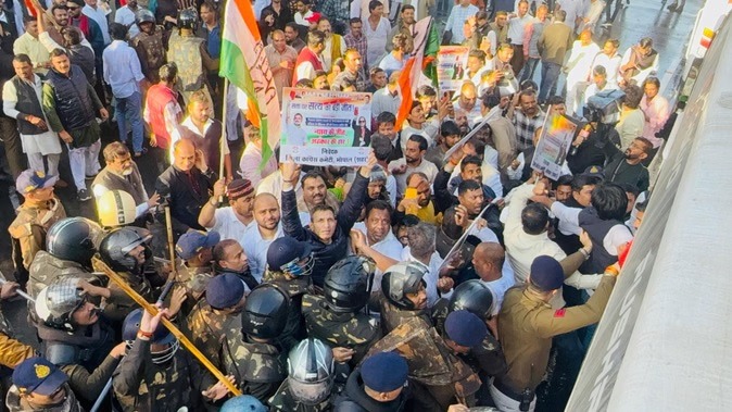 Jitu Patwari Arrest Bhopal Protest: 5 बड़े मोड़, वॉटर कैनन और गिरफ्तारी से मचा सियासी बवाल