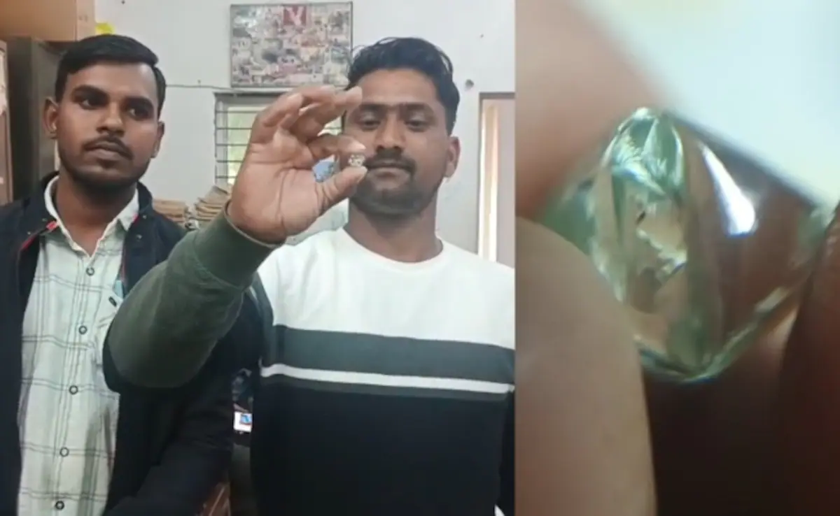 "पन्ना की खदान से निकला हीरा"
