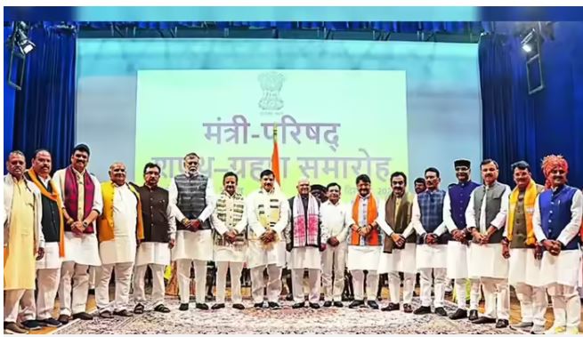 MP News: विधानसभा में हंगामे के बीच CM मोहन यादव कर रहे विभागों का दो साल का रिव्यू