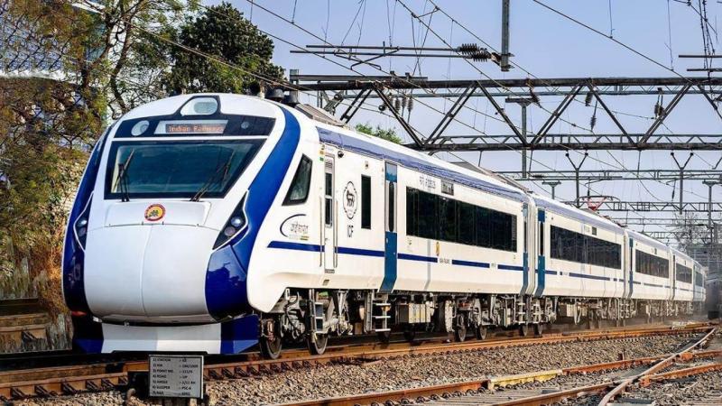 Indore News: Vande Bharat एक्सप्रेस में तकनीकी खामी, प्रीमियम ट्रेन में यात्री परेशान