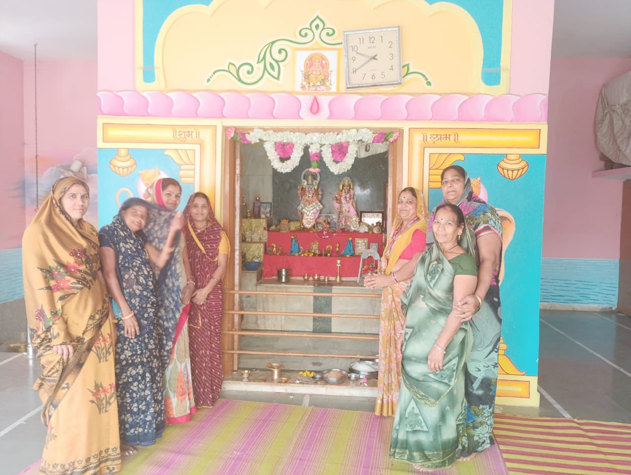 भारतीय मानव अधिकार सहकार ट्रस्ट द्वारा लक्ष्मी नारायण मंदिर में भोग अर्पण