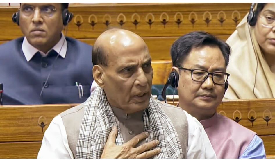 राजनाथ सिंह के बयान पर विपक्ष ने लगाई फटकार, कहा इतिहास को तोड़-मरोड़कर पेश न करें