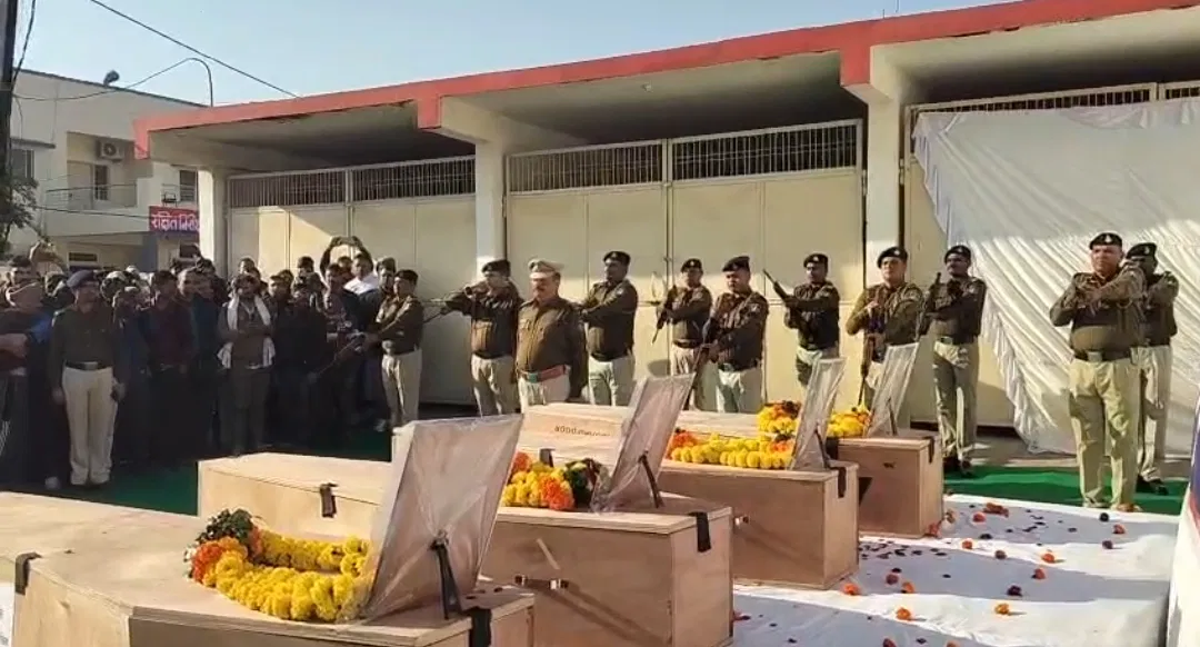 MP चार शहीद पुलिसकर्मियों को श्रद्धांजलि: IG-DIG ने दी अंतिम विदाई, परिवारों का दर्द छलका, चंबल में शोक की लहर