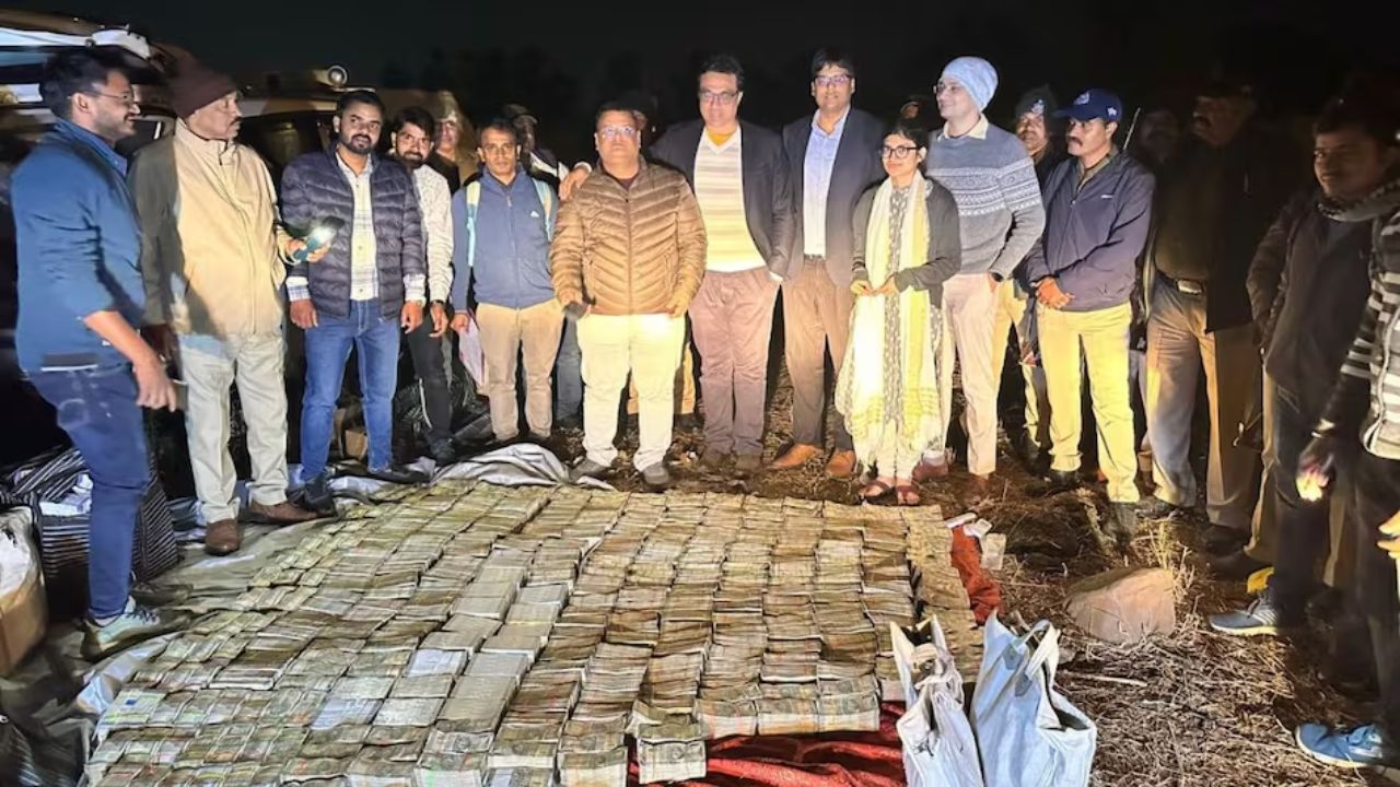 Bhopal में VIP सुरक्षा में चूक: ADG इंटेलिजेंस का बैग चोरी, 3 किलो लड्डू के साथ फरार आरोपी