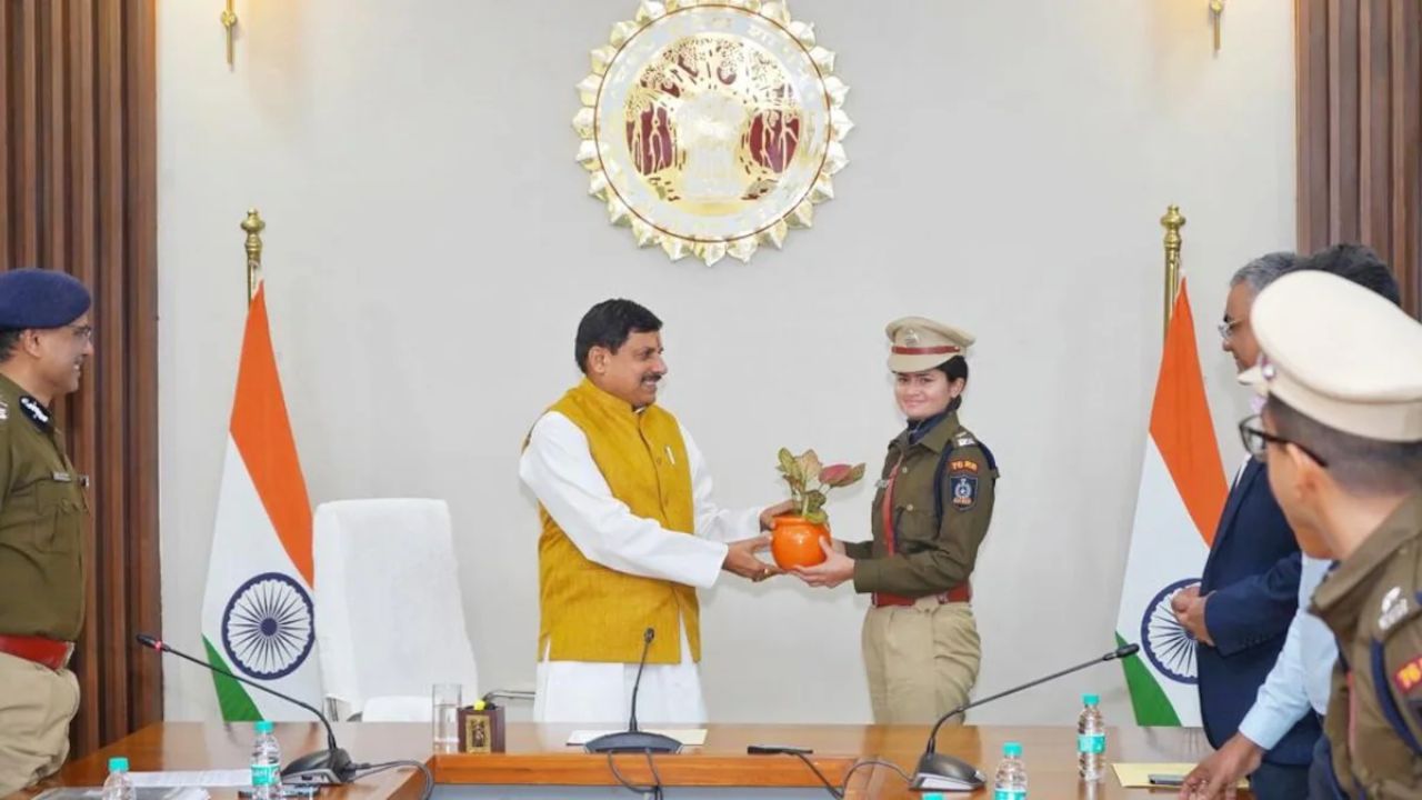 कानून व्यवस्था सुधार के लिए CM मोहन यादव की पुलिस अफसरों के साथ रणनीतिक चर्चा