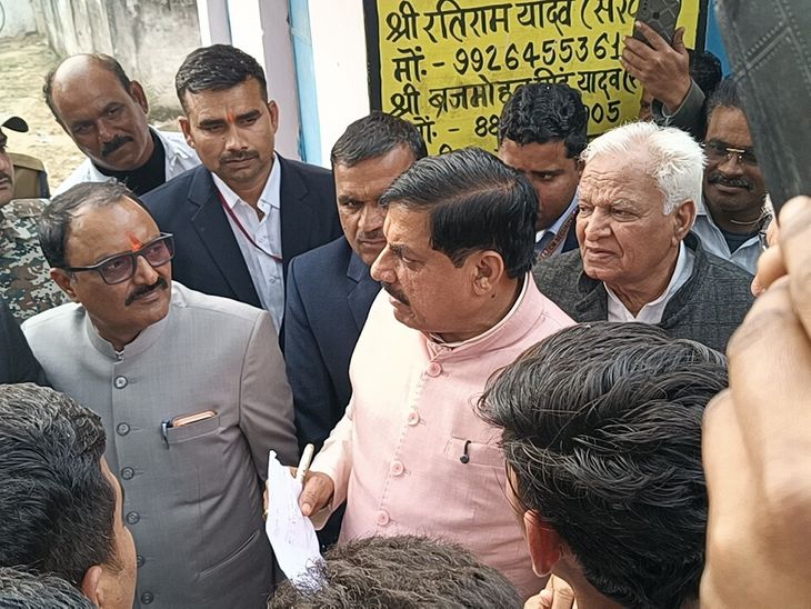“विधायक तो हमारी सुनते ही नहीं”: अशोकनगर में CM से खेल के मैदान की मांग, बच्चों ने रोका रास्ता