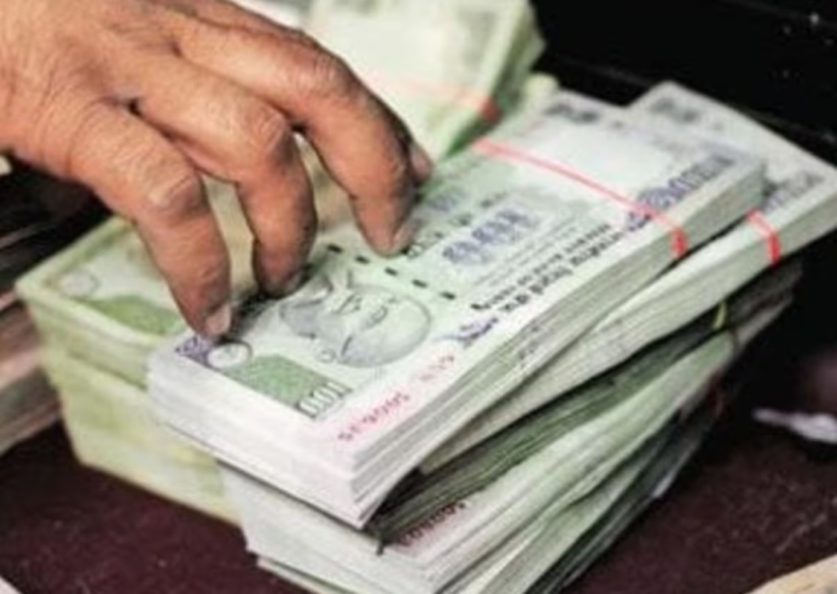 MP : बढ़ते खर्चों के दबाव में सरकार ने कसी कमर मंत्रियों और अधिकारियों के खर्चों पर लगी रोक