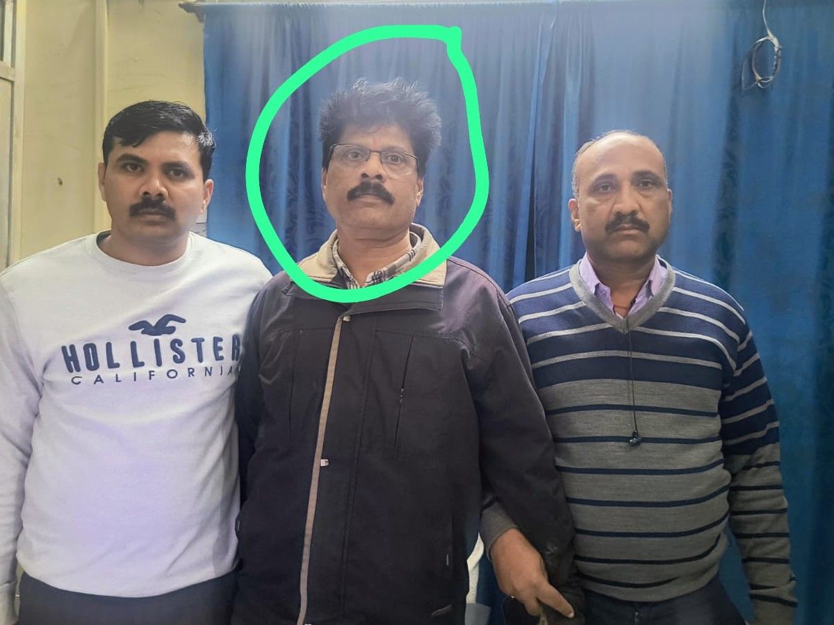 Narmadapuram में सहकारी बैंक का मैनेजर रिश्वत लेते पकड़ा 10 प्रतिशत कमीशन पर दिया जाता था पैसा