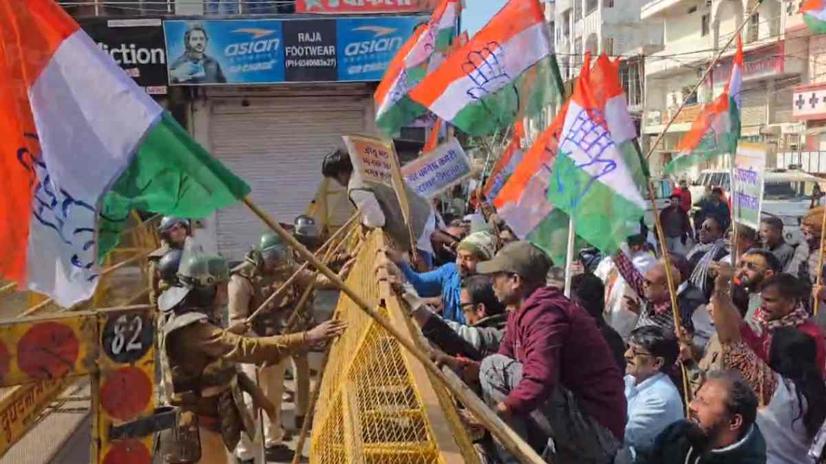 Indore : 17वीं मौत के बाद कांग्रेस का हल्ला, पुलिस ने प्रदर्शनकारियों को रोका