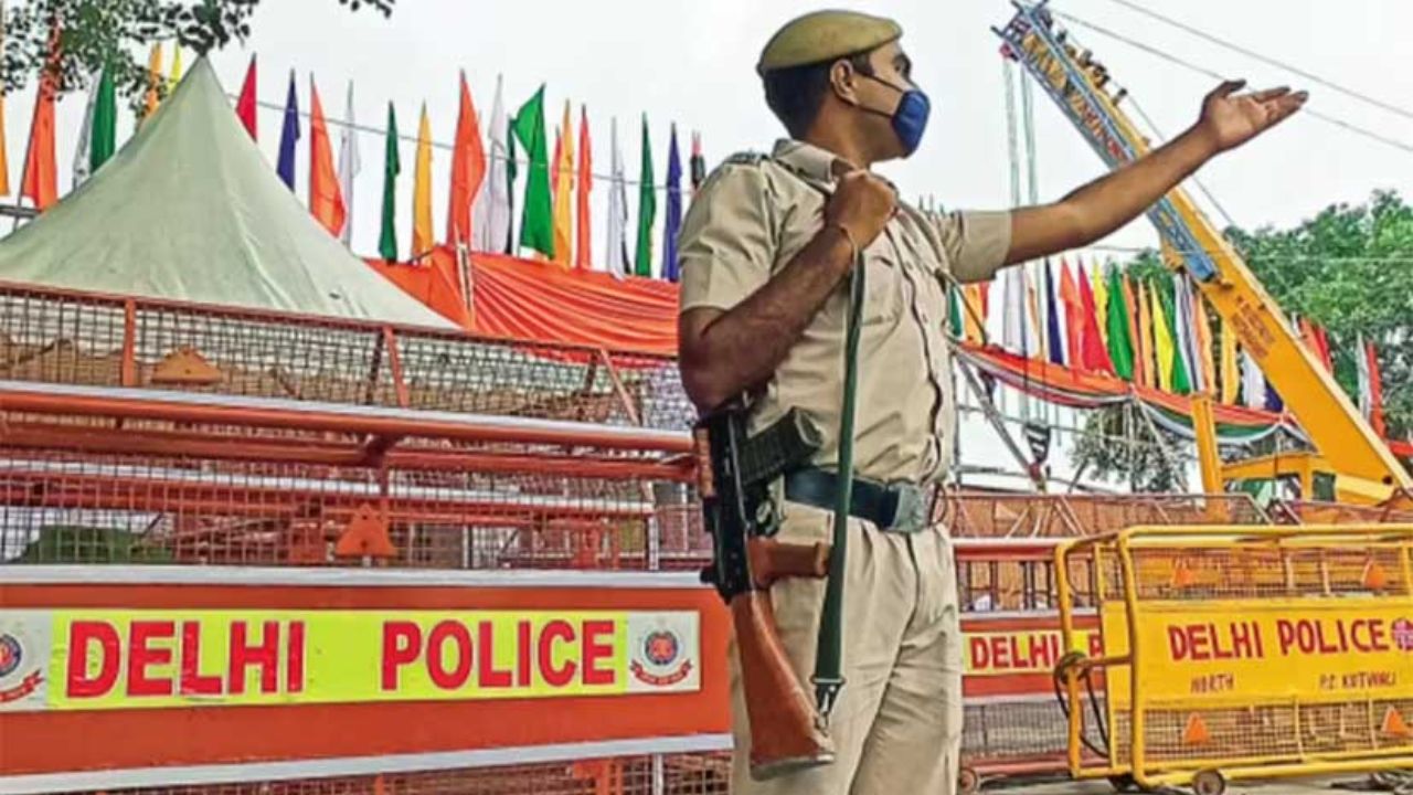 गणतंत्र दिवस से पहले Delhi पुलिस ने जारी किया सुरक्षा अलर्ट, 1,000 अनऑथराइज्ड पार्किंग स्पॉट्स सुरक्षा के लिए खतरा