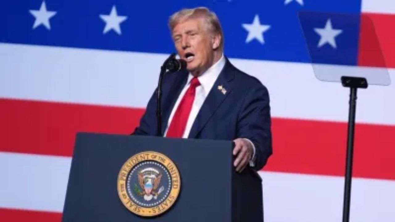 Trump ने टैरिफ के खिलाफ फैसले देने वाले जजों को “चीनी समर्थक” बताया, सुप्रीम कोर्ट को दी कड़ी चेतावनी