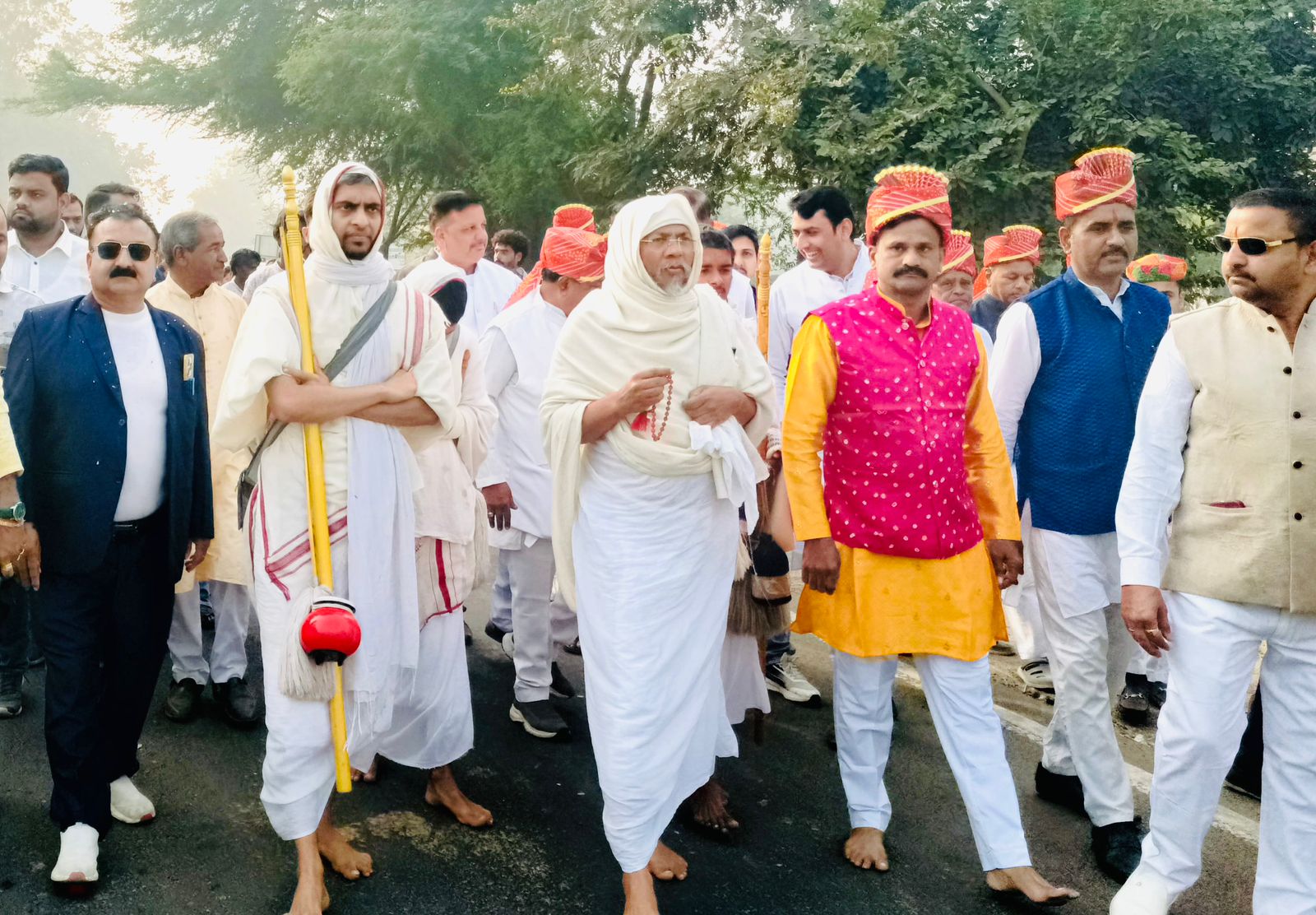 मेवानगर पेटलावद नाकोड़ा पार्श्व भैरव मंदिर में आचार्य श्री विश्वरत्न सागर जी महाराज का भव्य मंगल प्रवेश