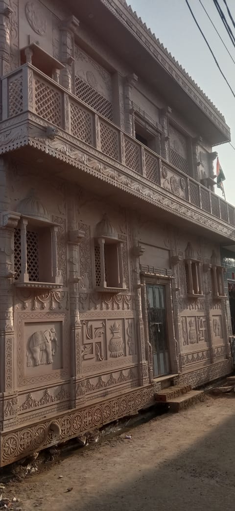 हिन्डोन सिटी गुरूमंदिर प्रतिष्ठा मुहूर्त साध्वीश्री जी द्वारा प्रदान करते हुए