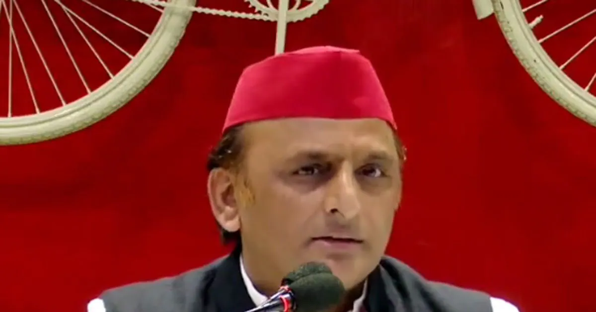 Akhilesh Yadav का हमला: जाति कॉलम नहीं, तो जातिगत जनगणना साजिश है