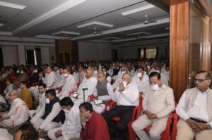 Indore Devotees Experience Inner Peace and Self-Observation During New Year Event