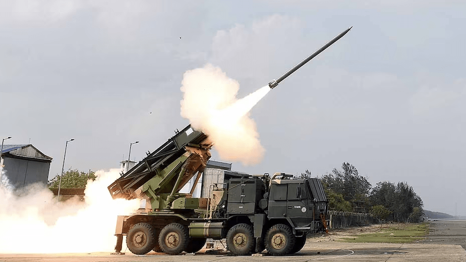150 KM रेंज वाला Pinaka रॉकेट तैयार: DRDO और टाटा-L&T का संयुक्त प्रयास