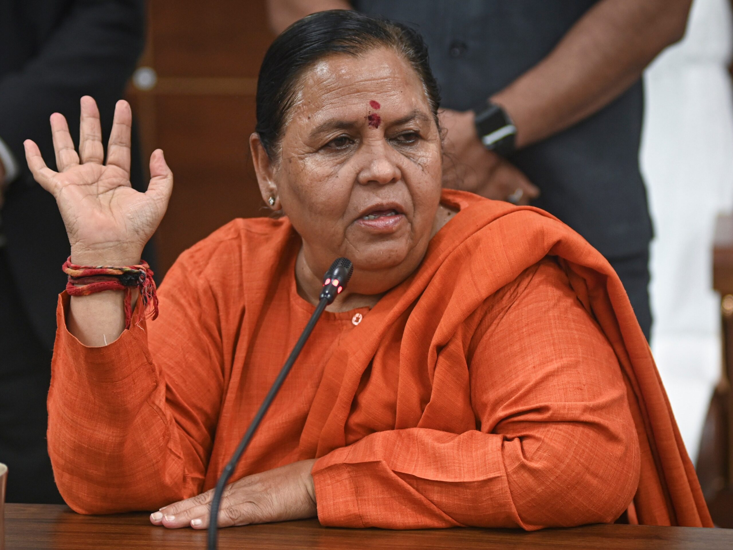 इंदौर जल त्रासदी: 5 मौतें, सैकड़ों बीमार, पूर्व CM उमा भारती का BJP से सवाल – गरीबों की मौत पर हम शर्मिंदा क्यों नहीं? 