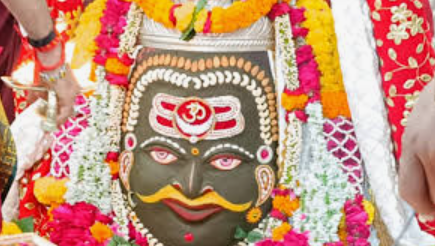 Ujjain News: भस्म आरती में भांग और ड्रायफ्रूट से सजे बाबा महाकाल, अलौकिक रूप ने भक्तों को किया भावविभोर