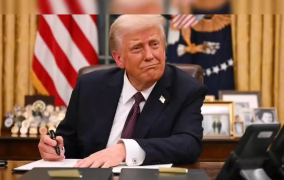 Trump की लोकप्रियता में गिरावट, सिर्फ 32% अमेरिकियों को सही लग रहीं प्राथमिकताएं