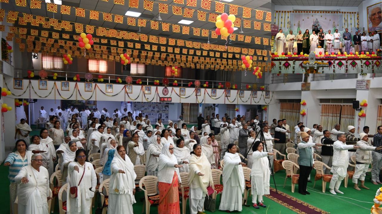 Indore में महाशिवरात्रि पर आयोजित आध्यात्मिक कार्यक्रम में साझा किए गए जीवन और सफलता के सूत्र