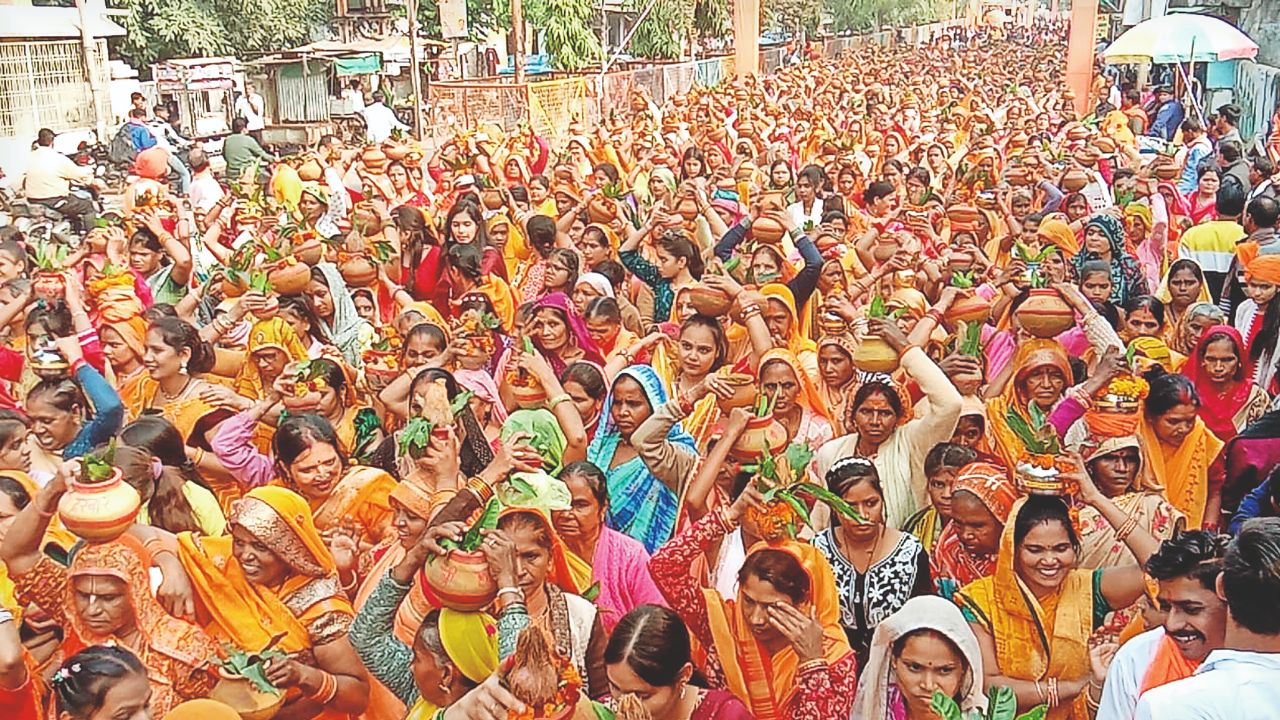 MP News: Gwalior कलश यात्रा हादसा, 21 हजार श्रद्धालु शामिल, दो महिलाएं गंभीर