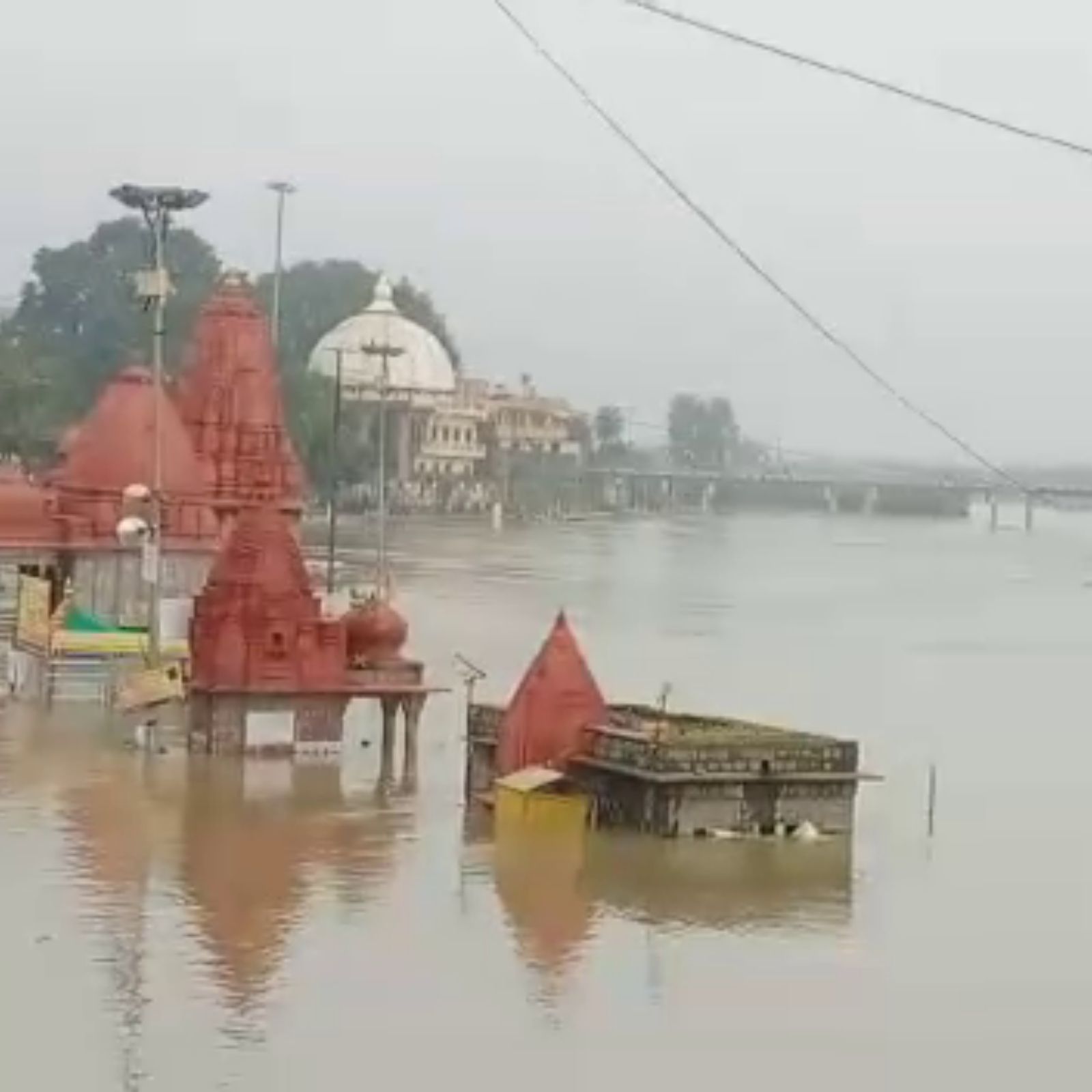 Ujjain में रातभर 2.4 मिमी बारिश दर्ज, तापमान गिरा, किसानों को फसलों के नुकसान की चिंता बढ़ी