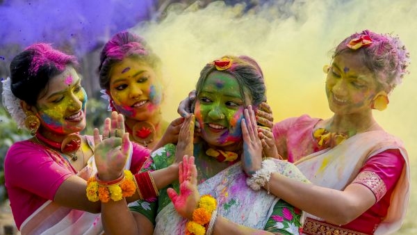 3 या 4 मार्च को होगी Holi ? सरकारी कर्मचारियों के लिए घोषित अवकाश की पूरी लिस्ट