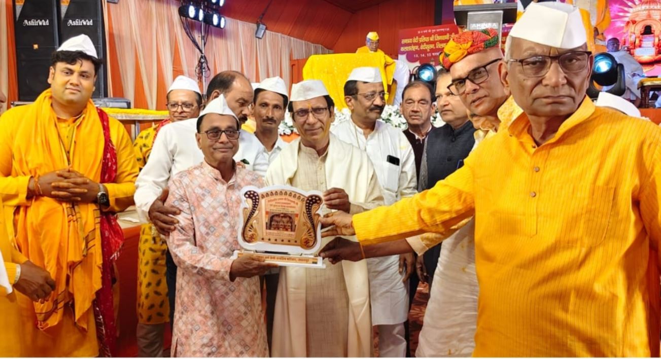 Jabalpur में वेदी प्रतिष्ठा महोत्सव के दौरान दीपक राज जैन को मिला विशेष सम्मान