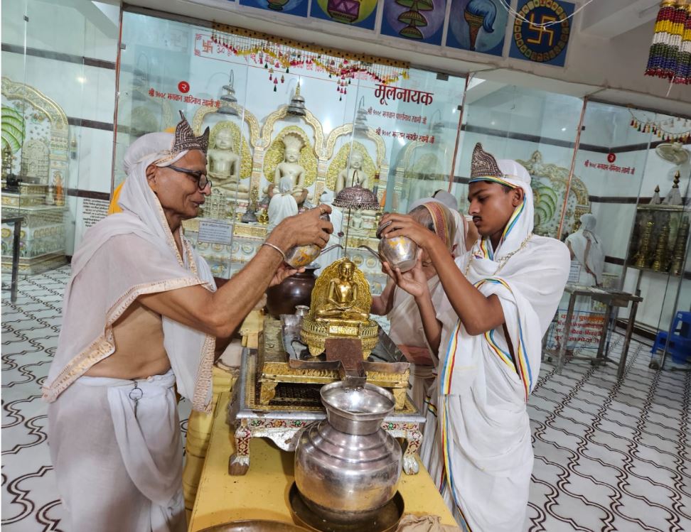 Youth Social Welfare Association Leaders Serve the Poor During Haridik Hundia’s Birthday