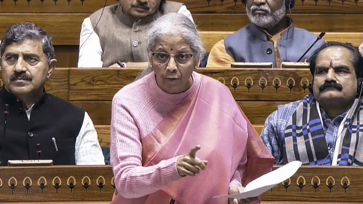 Budget 2026 Opposition Reaction: विकसित भारत के दावे पर विपक्ष के सवाल, संसद से सड़क तक गरमाई बहस