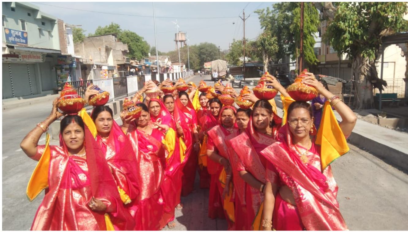 Mahidpur Road में महावीर जन्म कल्याणक पर निकला भव्य चल समारोह ,जयकारों से गूंजा नगर
