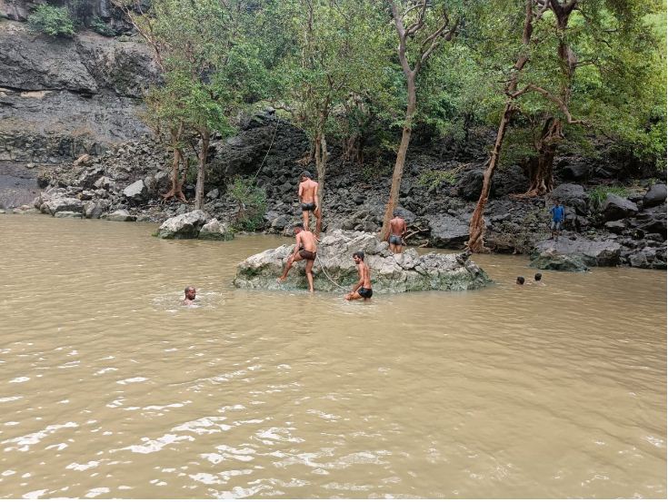 Indore: Police investigate after two youths fall into gorge at Tinchha Falls