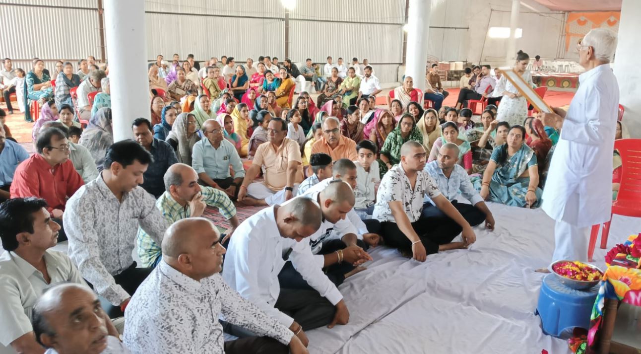 श्री Saraswatinand Swami Bhajanashram ने रमेन्द्र दादा को श्रद्धांजलि दी, उनके समाजसेवा व धार्मिक योगदान को याद किया