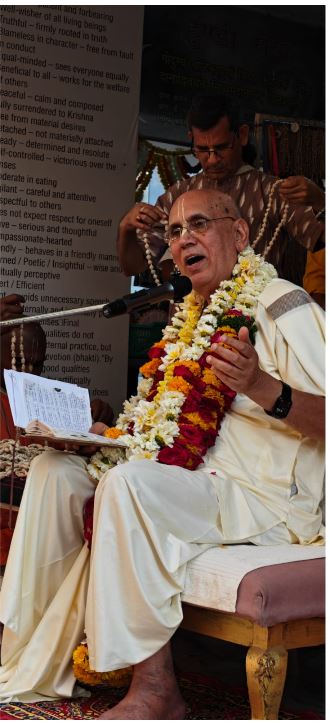 ISKCON Indore में 35 भक्तों को हरिनाम दीक्षा, गूँजा “हरे कृष्ण” महामंत्र