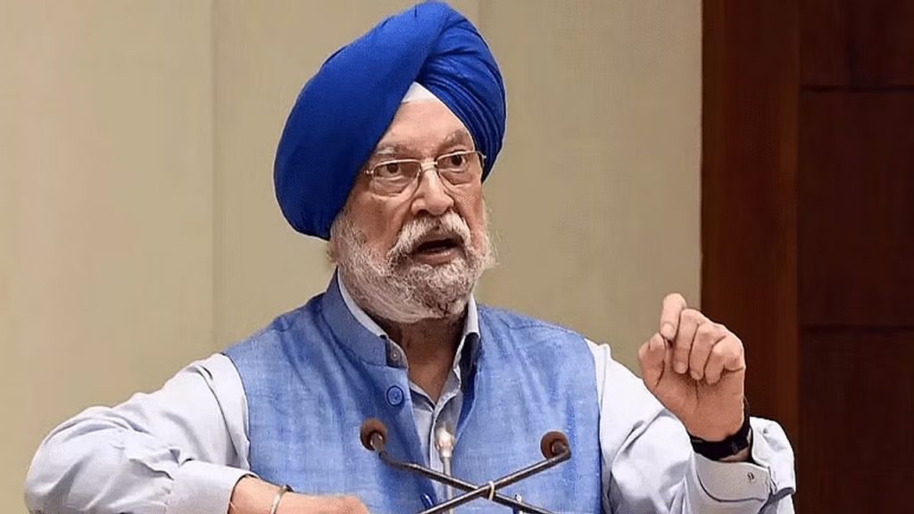 Oil संकट के बीच पेट्रोलियम मंत्री हरदीप सिंह पुरी का बड़ा बयान, भारत में कच्चे तेल की आपूर्ति सुरक्षित