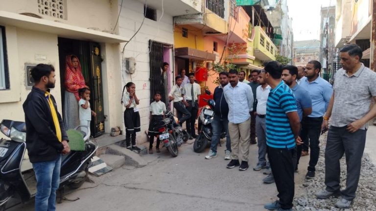 इंदौर नगर निगम आयुक्त क्षितिज सिंघल निरीक्षण भागीरथपुरा