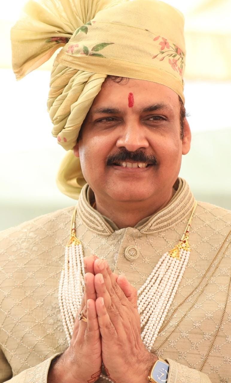 इंदौर में भव्य पंचकल्याणक प्रतिष्ठा महोत्सव का शुभारंभ, रजतमयी 24 तीर्थंकर प्रतिमाओं की स्थापना से बढ़ेगा धार्मिक गौरव और आस्था का विस्तार
