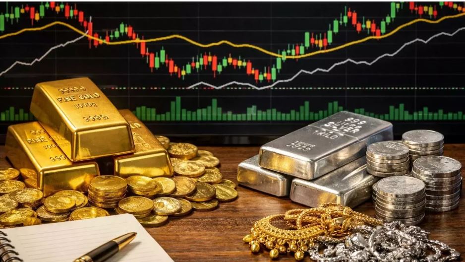 Gold-Silver Rate Update: MCX पर सोना 10 ग्राम 3000 रुपये सस्ता, चांदी अपने हाई का आधा रेट पर