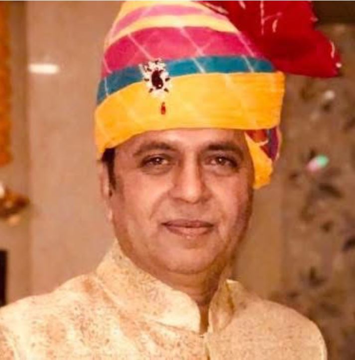 ओ राजनेताओं, संतों के पास जाने से पहले अब लाख बार सोचें – Hardik Hundia