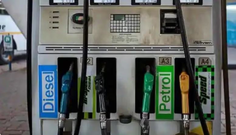 होर्मुज स्ट्रेट संकट: पाकिस्तान में Petrol 458 रुपये और Diesel 520 रुपये प्रति लीटर तक पहुँचा